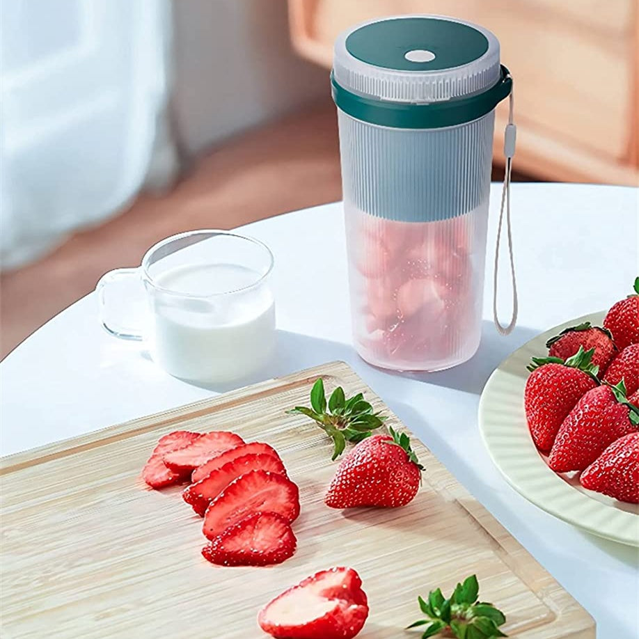 Portable USB Rechargeable Blender – Smoothie & Juice Maker Cup